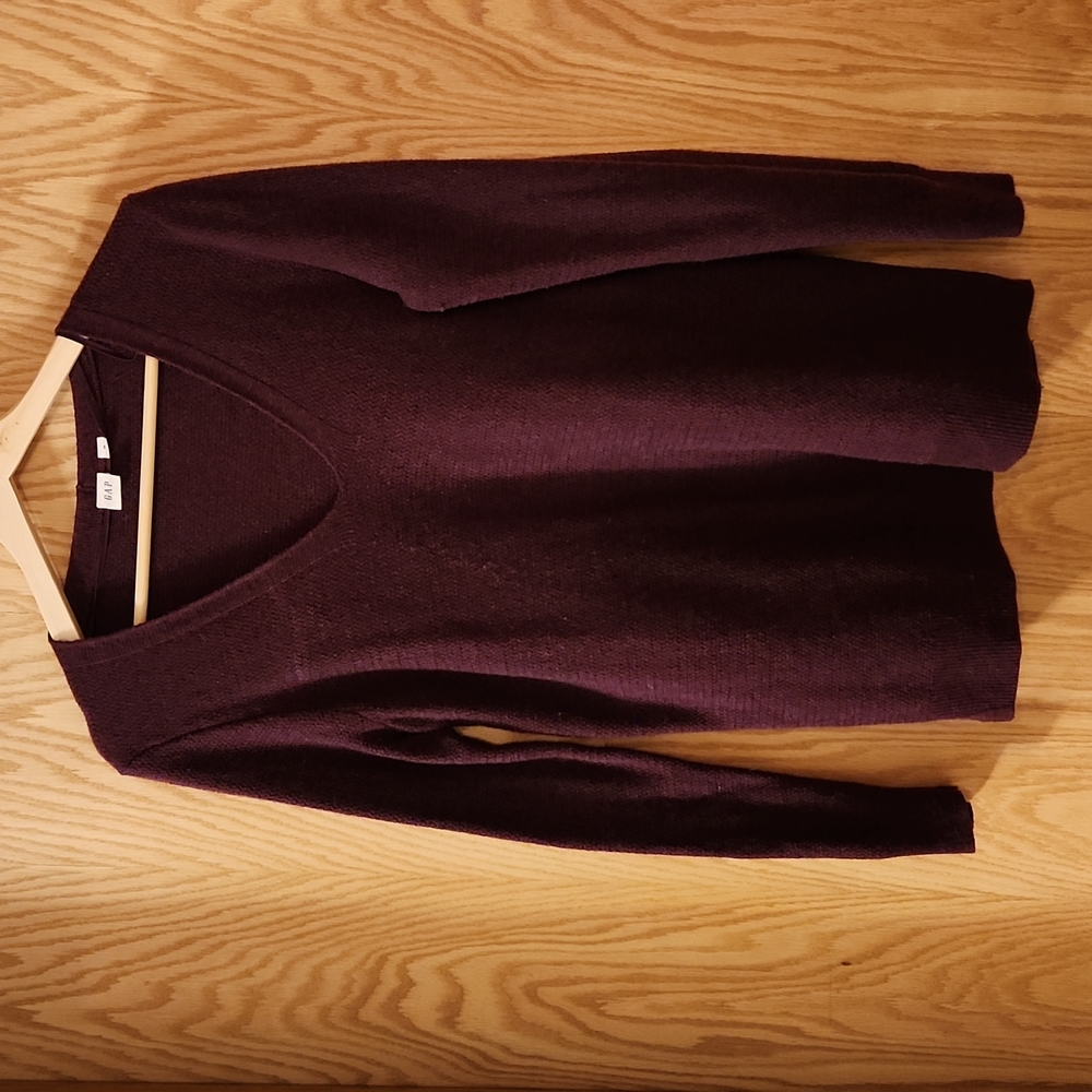 Gap knit sweater